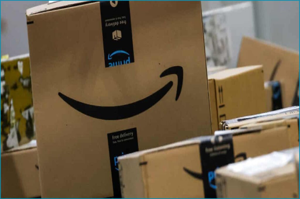 Apple and Amazon Report Revenue Growth Amid Tech Market Shifts