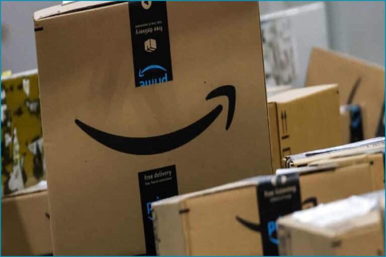 Apple and Amazon Report Revenue Growth Amid Tech Market Shifts