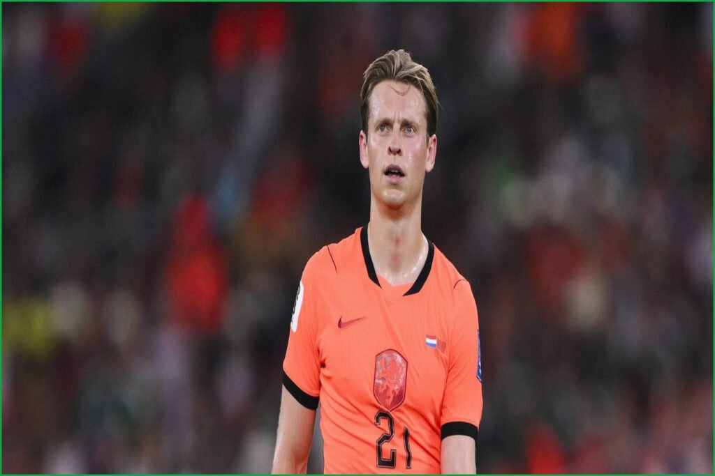 Barcelona Midfielder Frenkie de Jong Out With Knee Injury