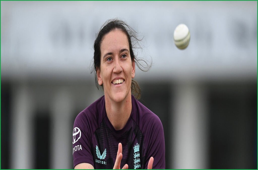 Em Arlott Signs Three-Year Deal to Join Yorkshire