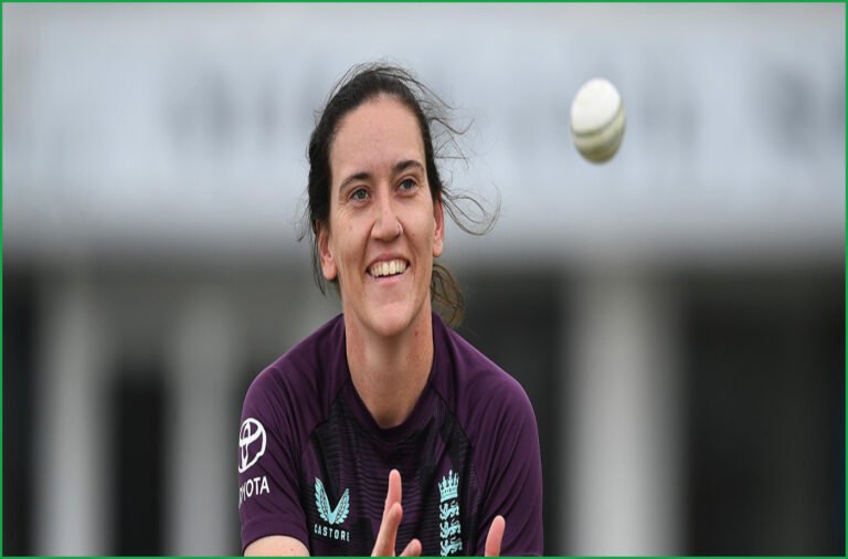 Em Arlott Signs Three-Year Deal to Join Yorkshire