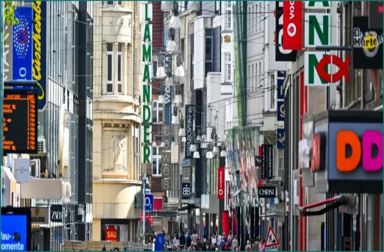 Germany Debates Future of Sunday Shopping Ban Tradition