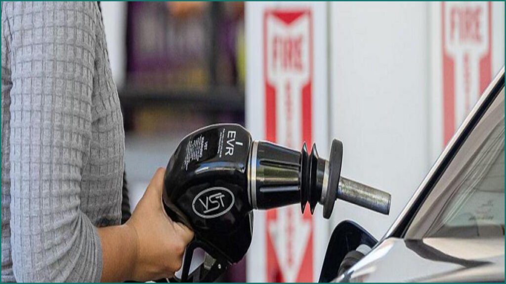 Global Oil Prices Reach $100 Amid Middle East Conflict