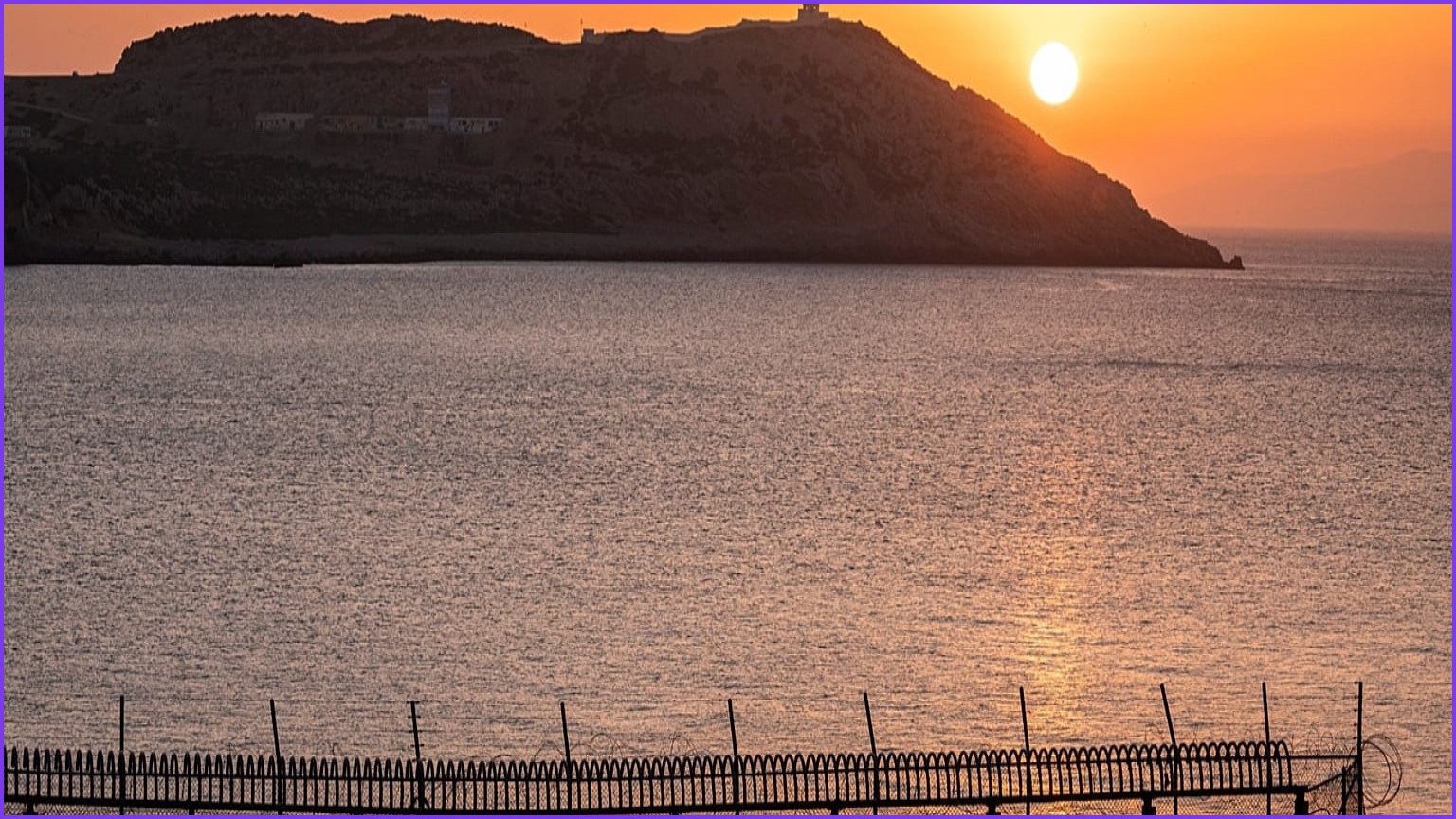 Hundreds of Migrants Swim to Spanish Enclave of Ceuta