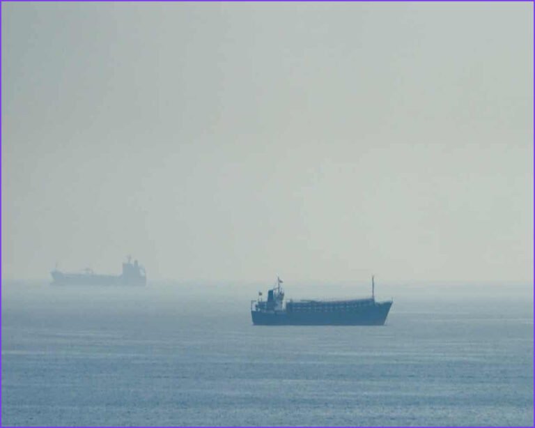 Iran Hits US-Escorted Tankers as Trump Convenes War Cabinet