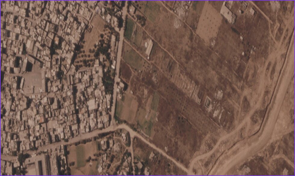 Israel Constructs 14-Mile Earthen Barrier, Deepening Gaza Division