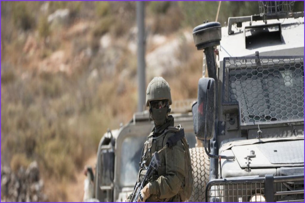 Israeli Forces Shoot Palestinian Teen and Arrest 32 in Raids