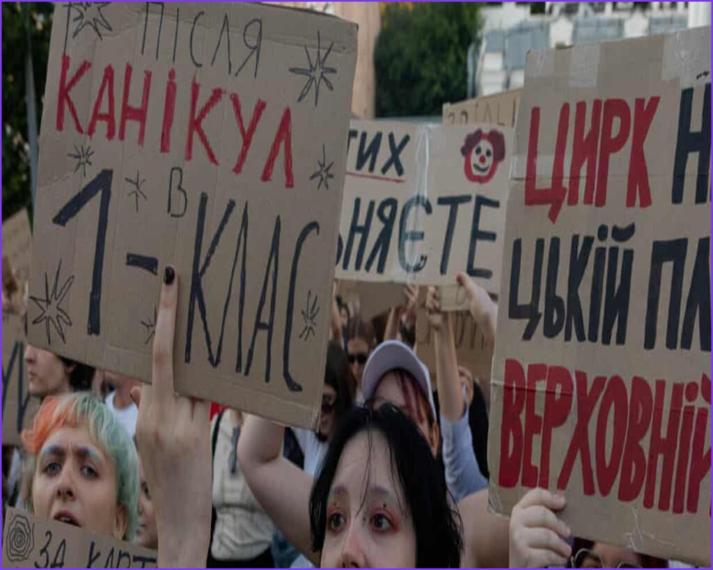 Protests Continue Over Fedorov Dismissal as Zelenskyy Tries Repairing Ties