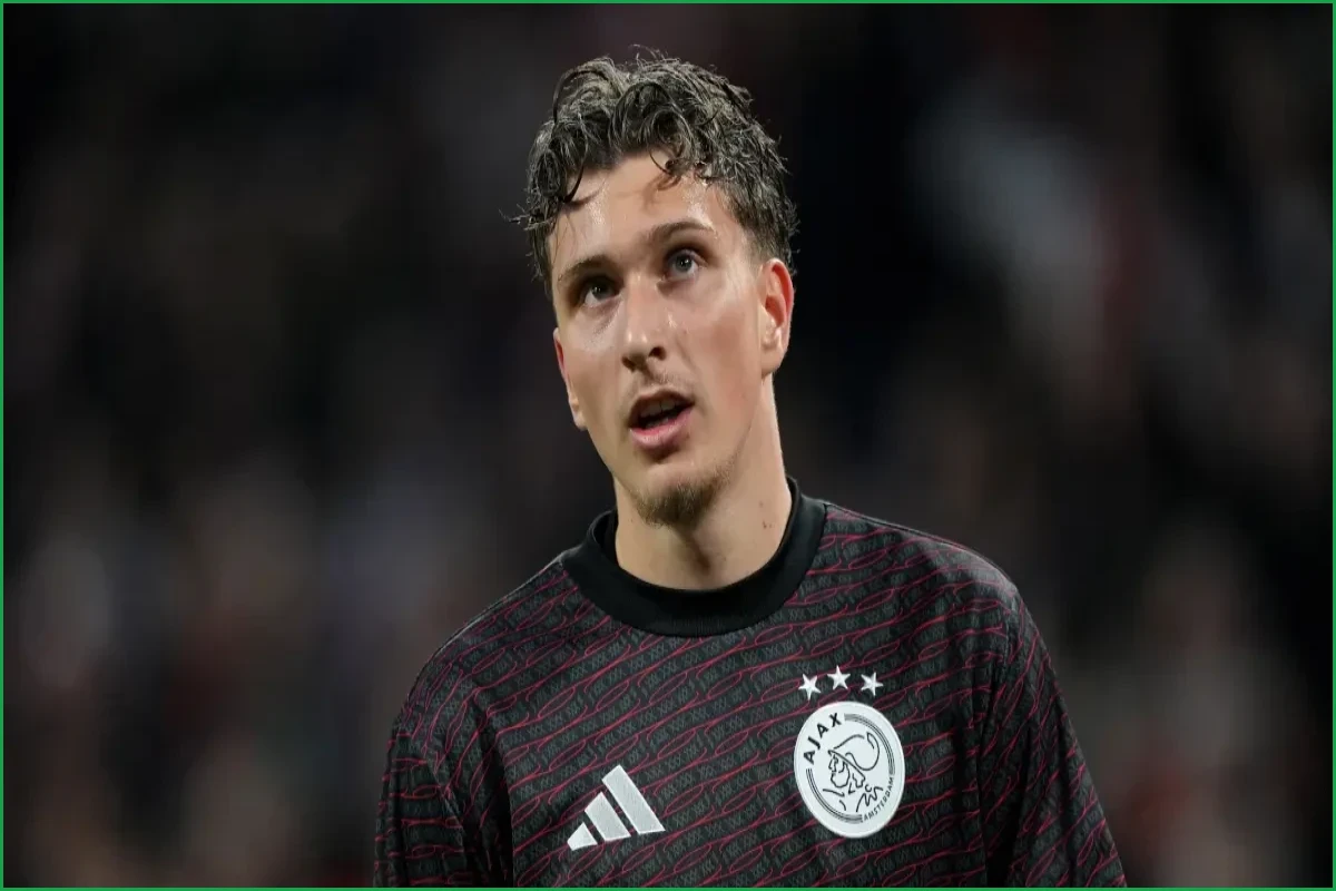 Roma Consider Ajax Winger Godts as Summerville Alternative
