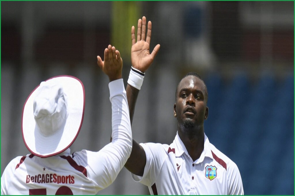 Seales and Roach Put Pakistan Under Pressure in 211 Chase