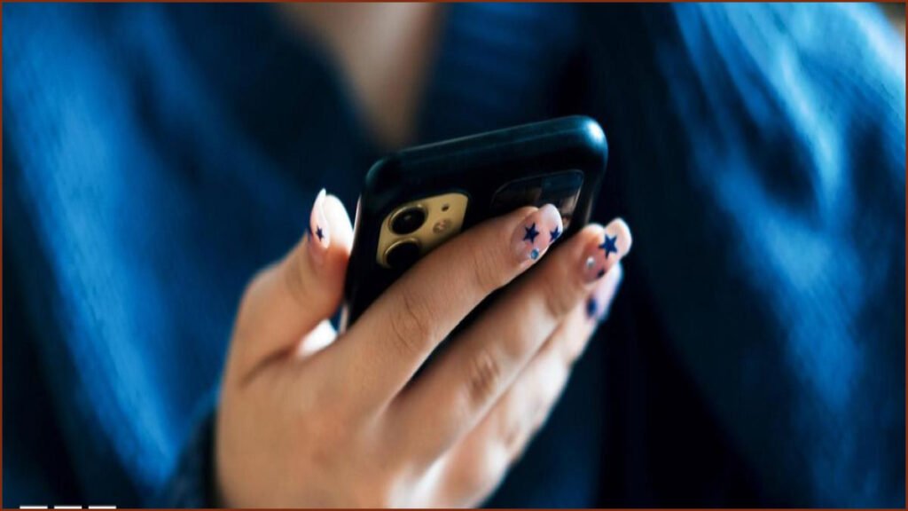 UK Government Proposes Midnight Social Media Curfew for Older Teens