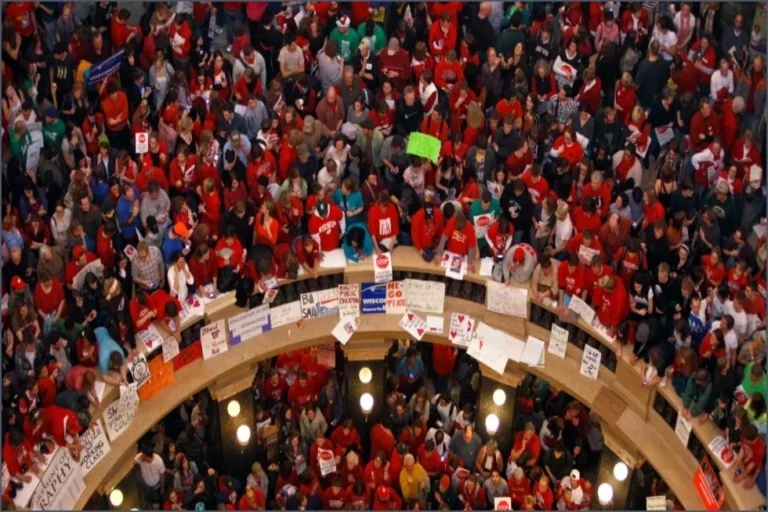 Wisconsin Appeals Court Reinstates 2011 Collective Bargaining Law