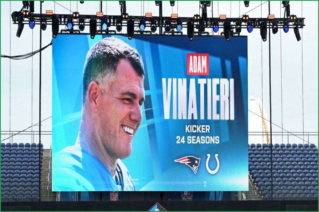 Adam Vinatieri Roasts Bill Belichick During Hall of Fame Speech