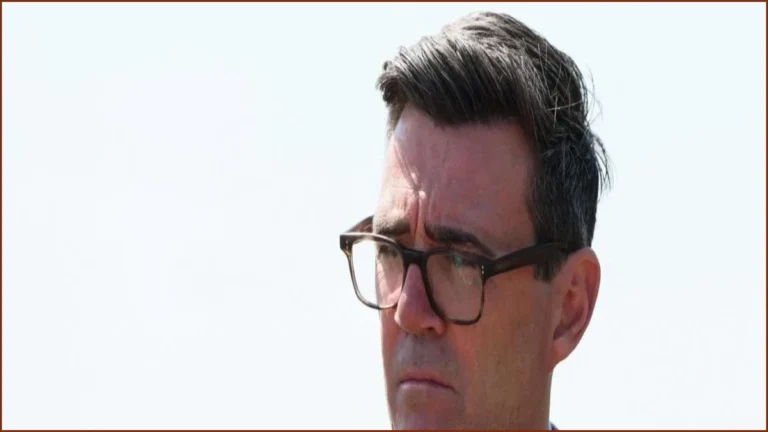 Burnham Speeds Up Plans to Ban Subscription Traps