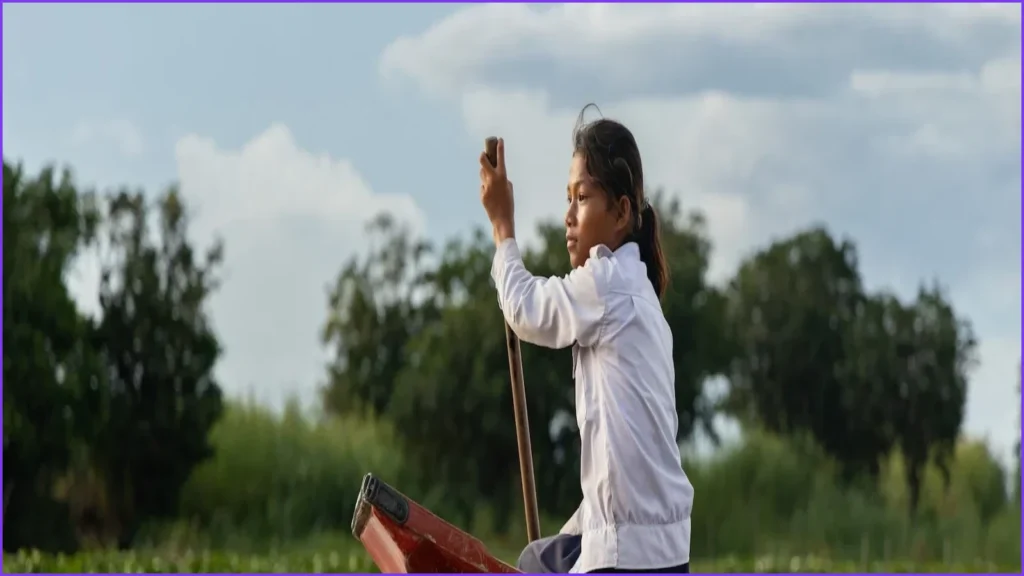 Cambodian Students Face Schooling Challenges in Floating Villages