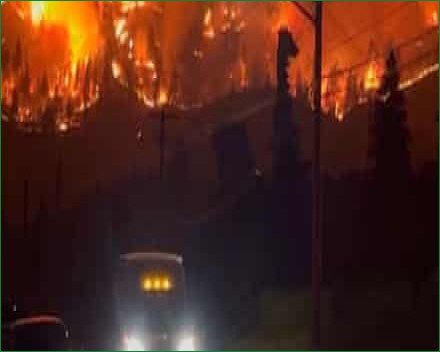 Canada Deploys Federal Aid as Wildfires Force Thousands to Flee