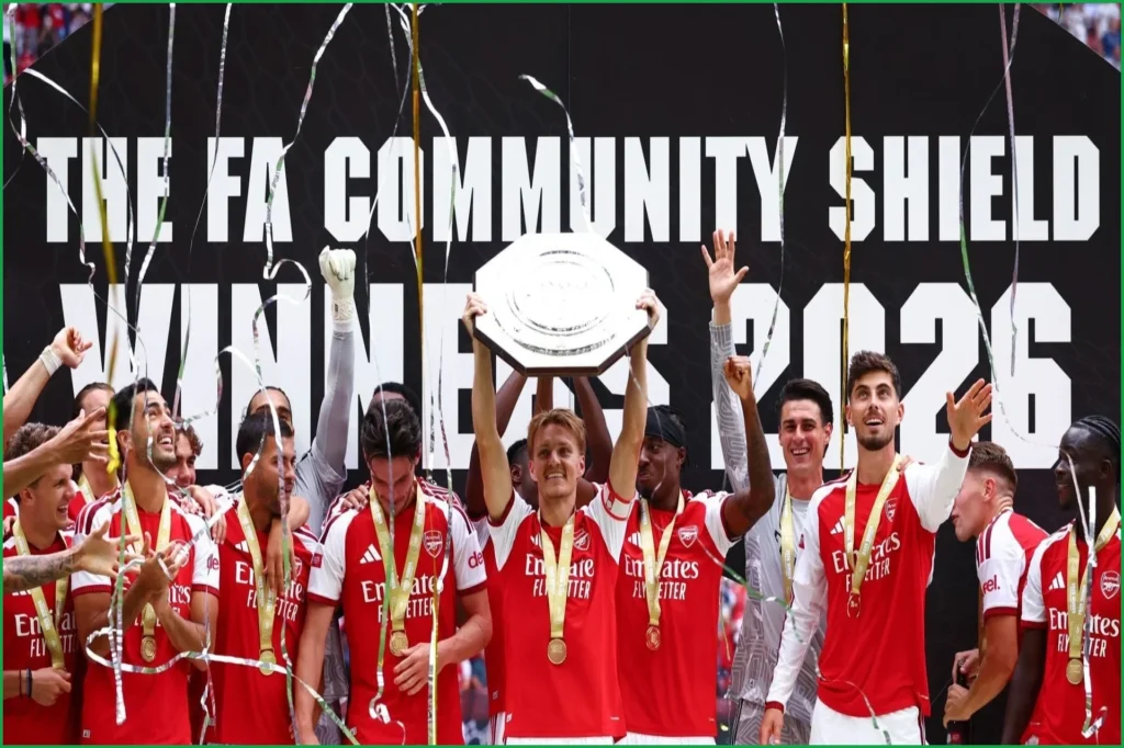 Declan Rice Hits Himself With Community Shield During Arsenal Celebration