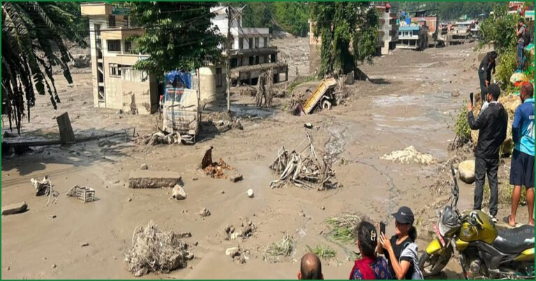 Flash Flood in Nepal Leaves 22 Dead and Hundreds of Tourists Missing