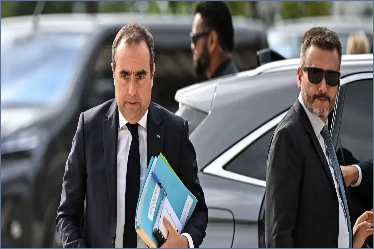 French PM Jeered by Residents in Wildfire-Hit Region