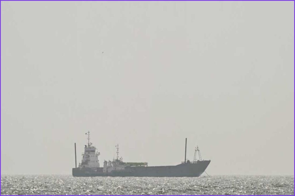 Iran Proposes Ban on Hostile Ships in Strait of Hormuz
