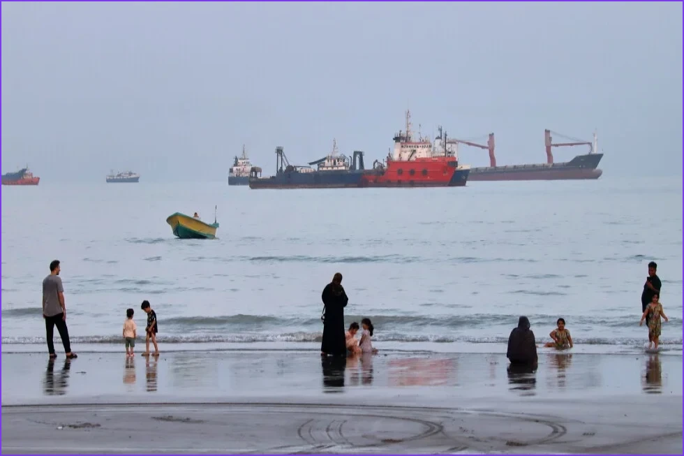 Iran Warns of Military Ship Ban in Strait of Hormuz