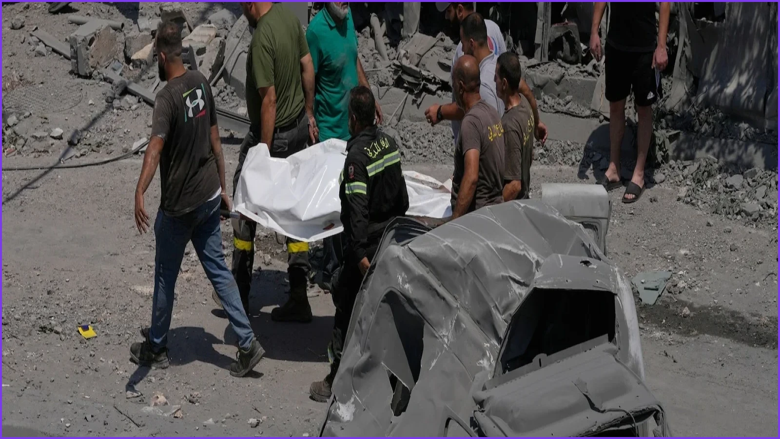 Israeli Airstrikes in Southern Lebanon Kill 11 People