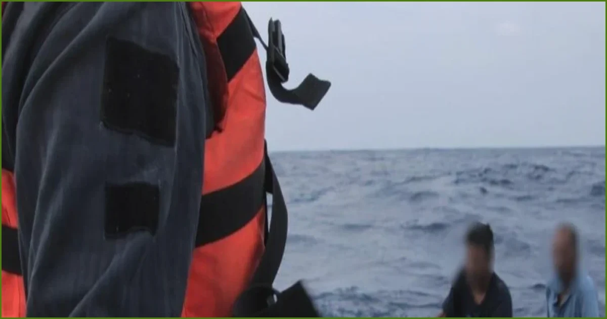Mexican Navy Rescues Two Fishermen Floating on Cooler