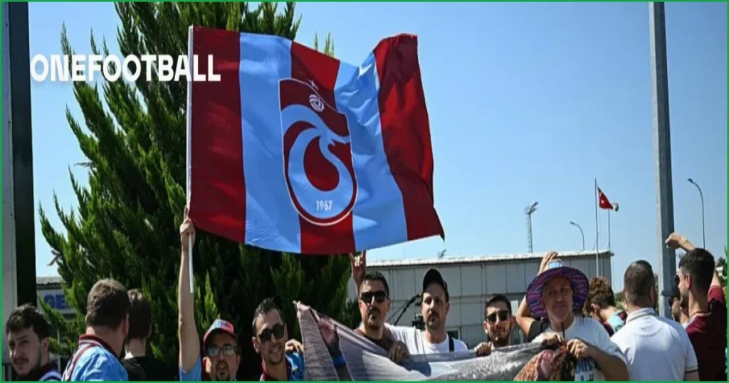 Mohamed Salah Arrives in Türkiye to Finalize Trabzonspor Transfer