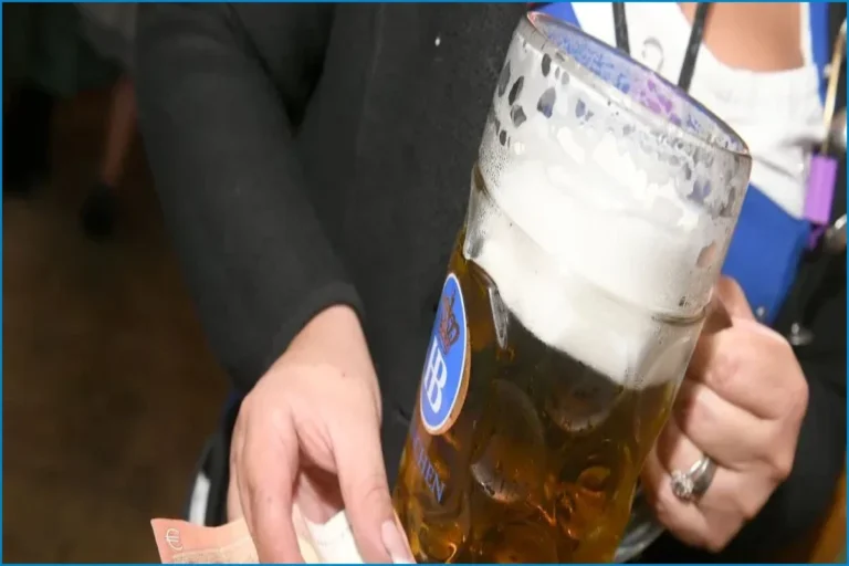 Munich Oktoberfest 2026: How Much Will Beer and Drinks Cost?