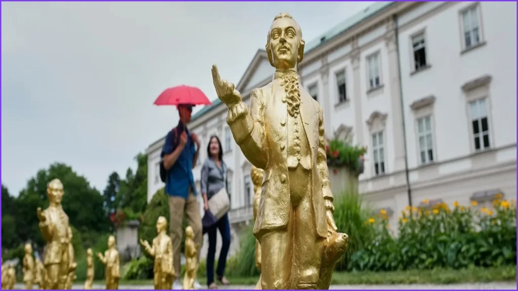 Over 200 Mozart Statuettes Stolen in Salzburg