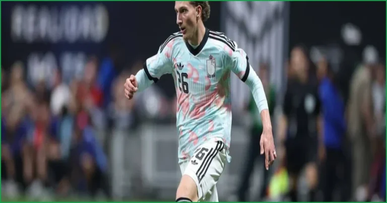PSG Finalize €55 Million Signing of Ajax Winger Mika Godts