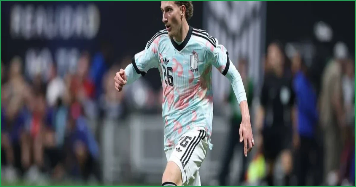 PSG Finalize €55 Million Signing of Ajax Winger Mika Godts