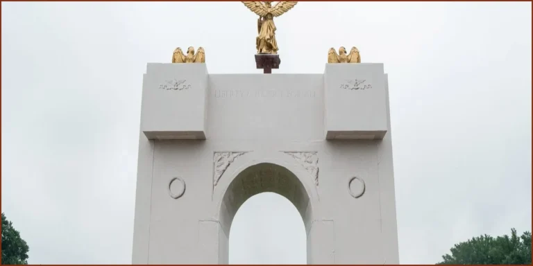 Park Service Backs Trump's Huge Arch Despite Landmark Impact