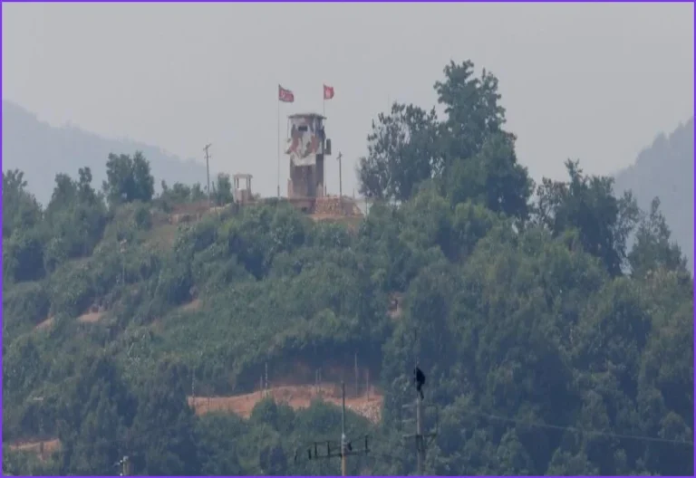 South Korea Fires Warning Shots at North Korean Soldiers
