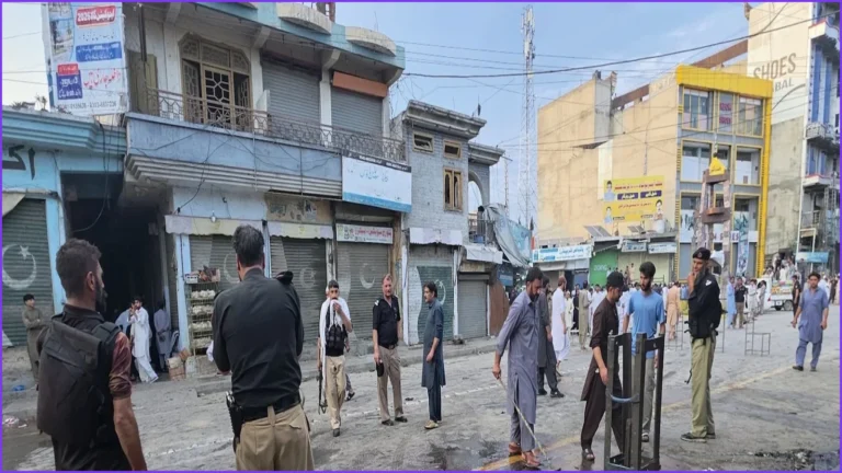 Suicide Bomber Kills 14 at Antimilitant Rally in Pakistan