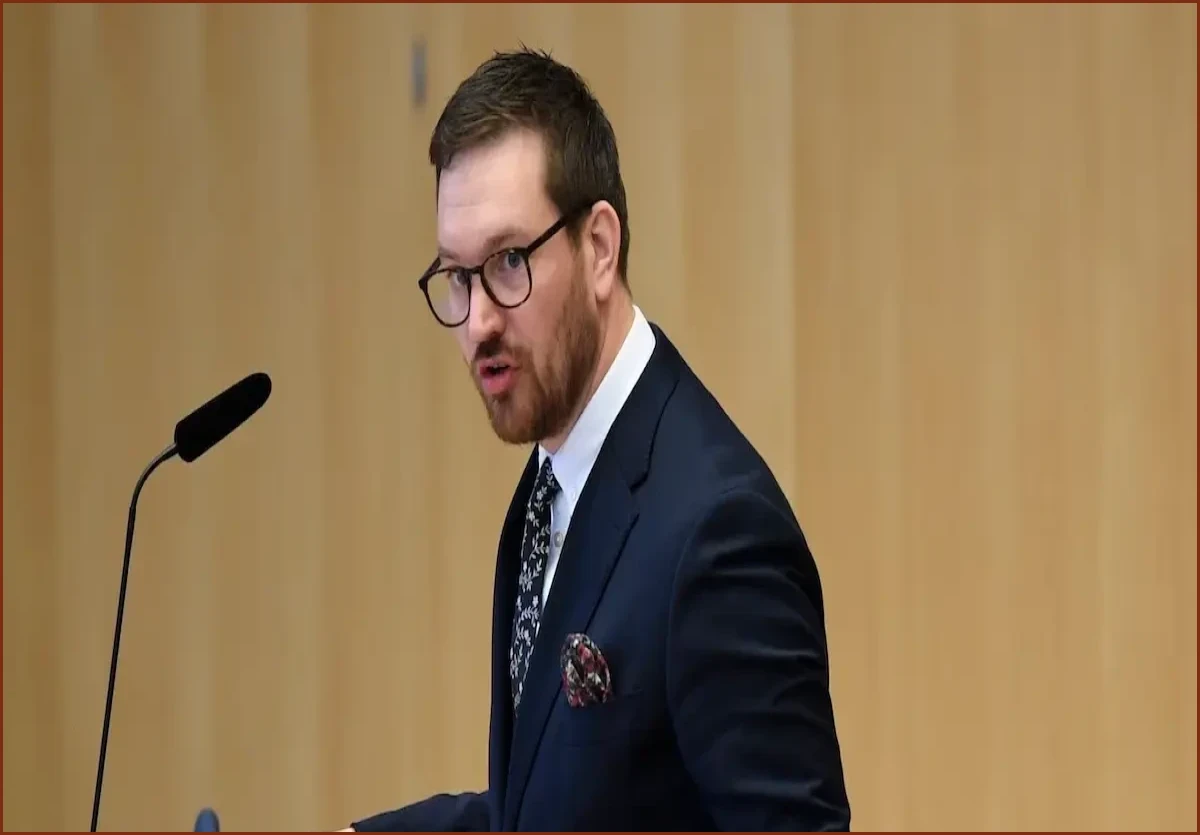 Swedish MP Demands Action on Deportation of Elderly Britons