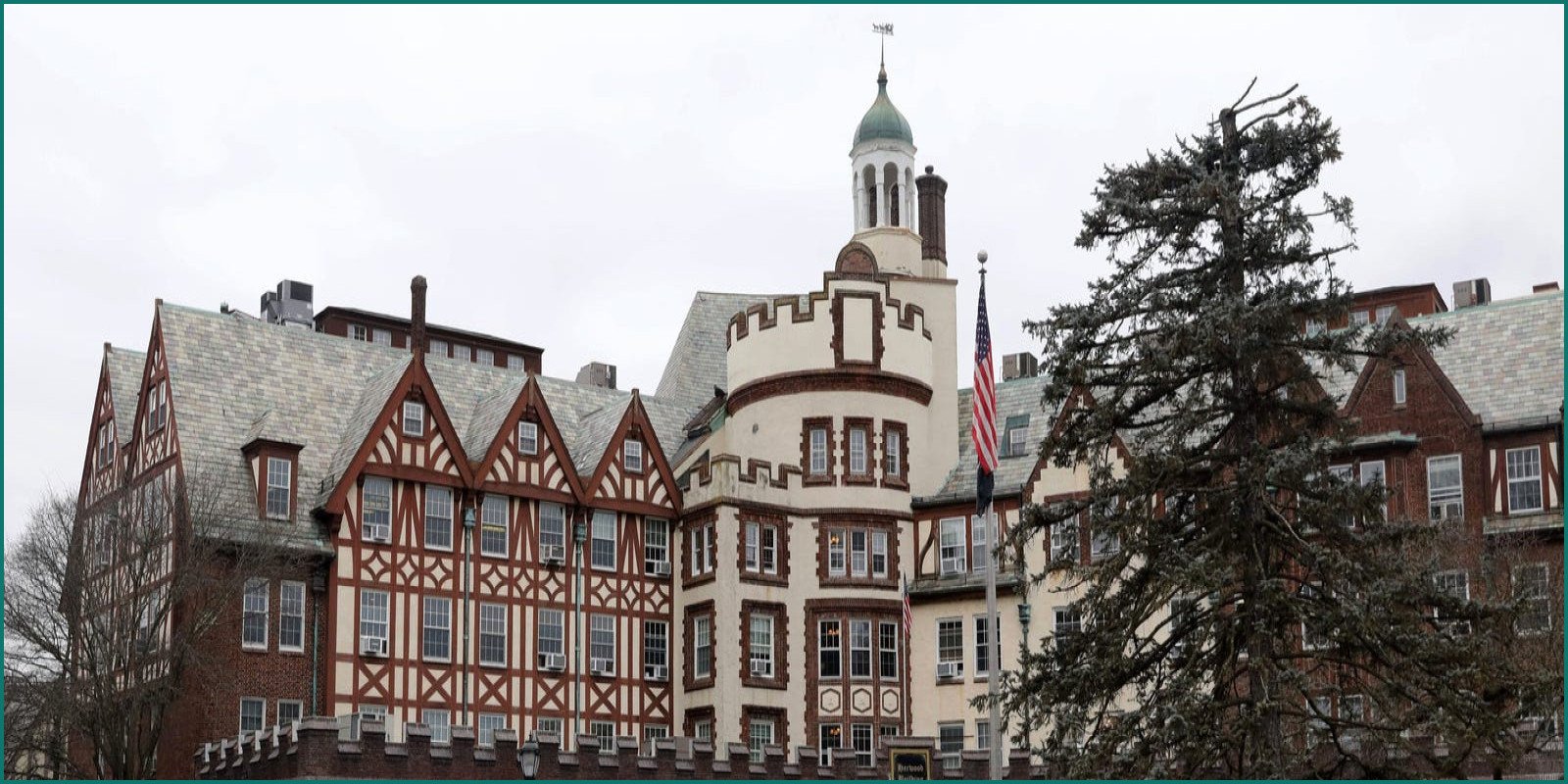 The 10 Wealthiest Suburbs in America Ranked by Income