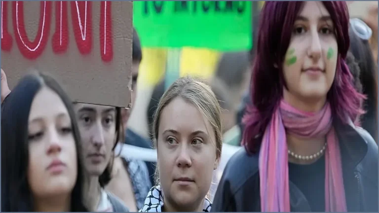 Thousands Rally in Stockholm Demanding Stronger Swedish Climate Policy