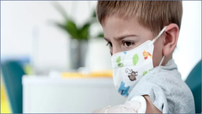 US School Year Begins Amid Falling Vaccine Rates and Policy Changes
