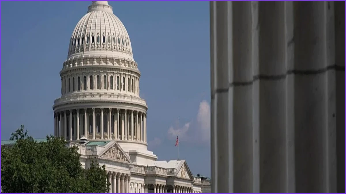 US Senate Passes Sweeping Russia Sanctions Targeting Energy Revenues