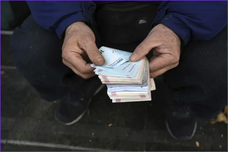US Treasury Secretary Announces New Sanctions Targeting Iranian Revenue