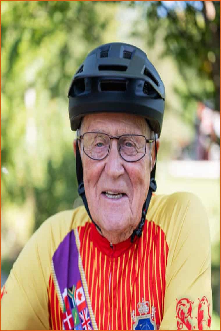 At 92, Canadian Cyclist Arthur Plummer Rides 5,000 Kilometers a Year