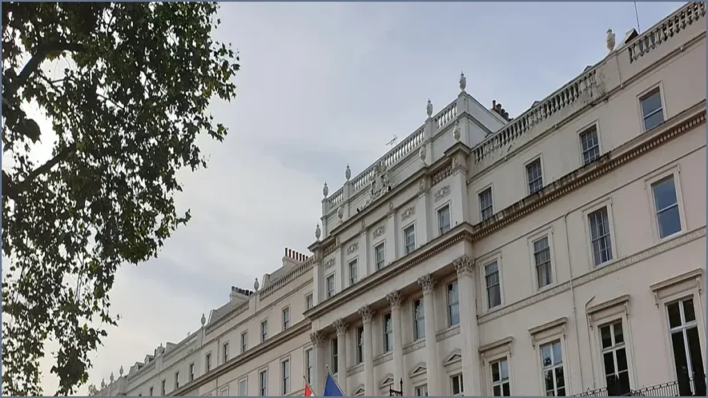 Austria Investigates Illegal Issuance of Travel Documents in London