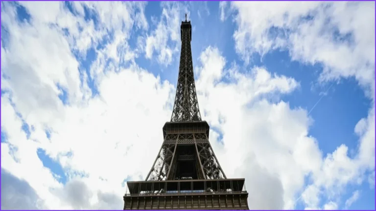 Eiffel Tower Chief Resigns After Excluding Women From Delegation Visit