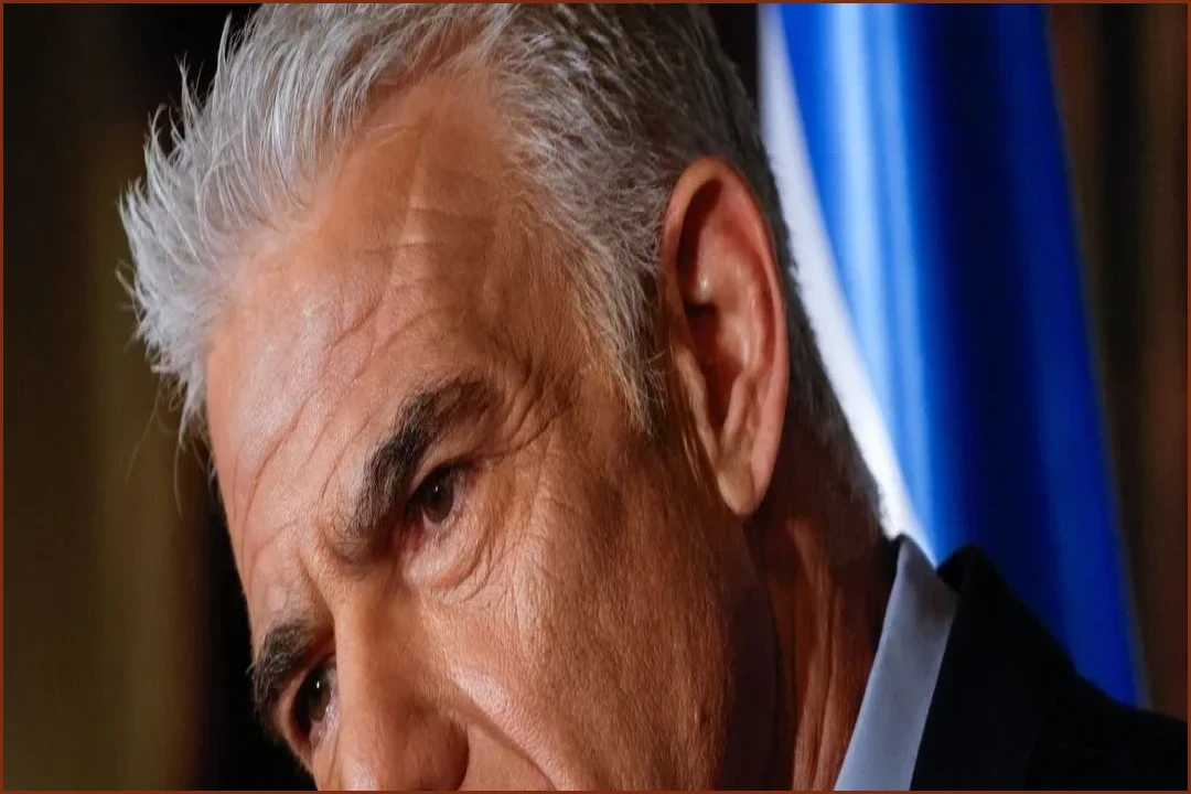 Lapid Accuses Netanyahu of Exploiting Flydubai Incident for Politics