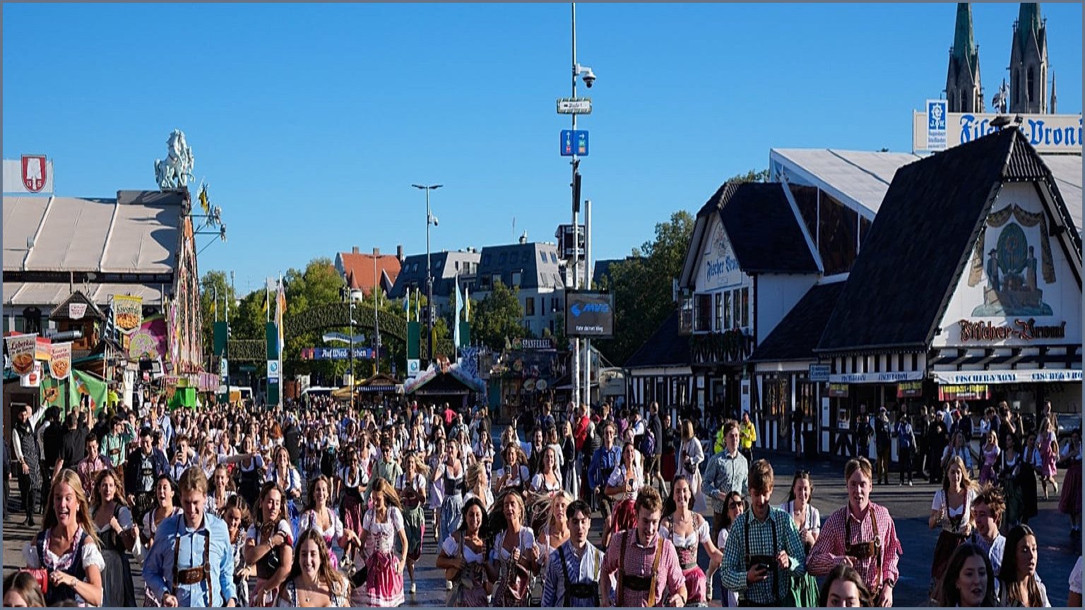 Munich Monitors Oktoberfest Crowds During Busy Italian Weekend