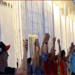 Protesters Form Human Chain Around Kennedy Center Over Closure