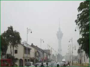 Sarawak Schools Close as Toxic Haze Engulfs Borneo