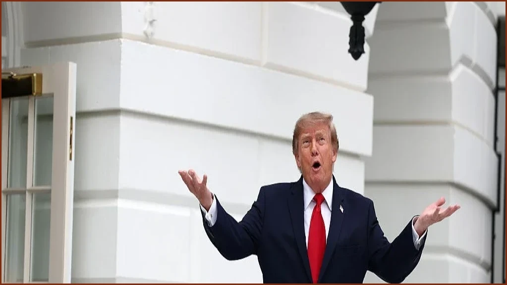 Trump Approval Rating Sinks as Democrats Lead Midterm Polls