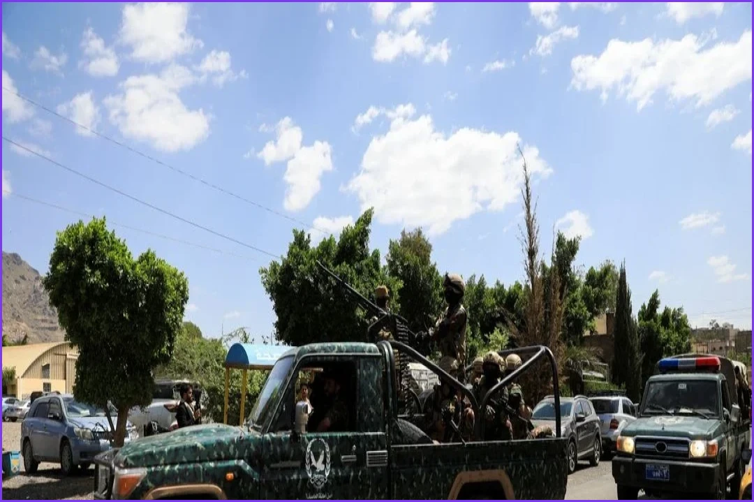 Yemeni Army Targets Houthi Supplies and Positions in Taiz